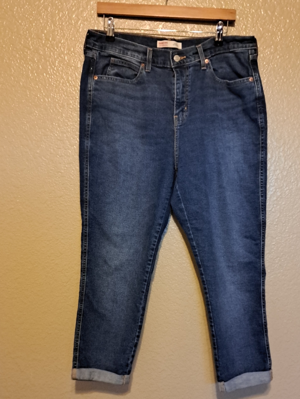 Signature by Levi Strauss Dark Blue Cropped High-Rise Jeans. Size 12.